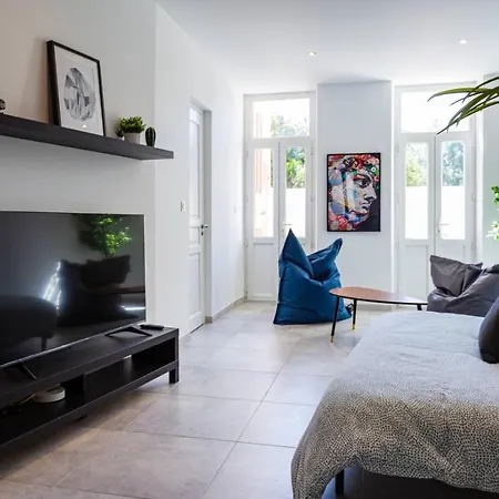 Maxbnb - Climatise - Grand 37m2 & Terrasse 30m2 - Est Apartment *