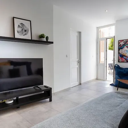 Apartment Maxbnb - Climatise - Grand 37m2 & Terrasse 30m2 - Est