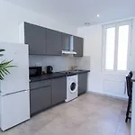 Maxbnb - Climatise - Grand 37m2 & Terrasse 30m2 - Est 아파트 *